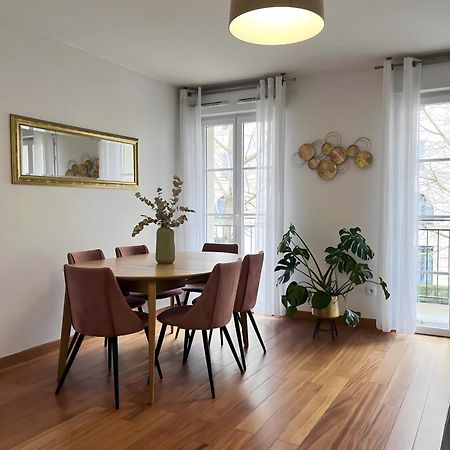 Family Stay - Steps From Disneyland Serris Exteriör bild